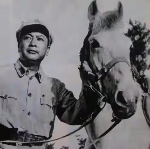 1959年，一农村妇女在报纸上看到陈毅，激动地说：我的男人还活着