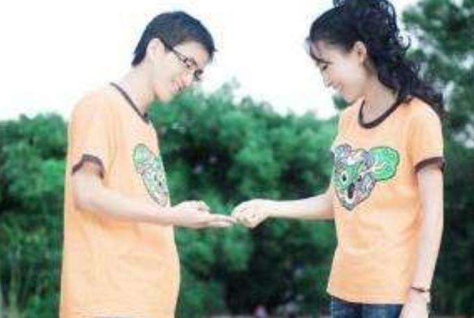 温州小伊伊现状,温州动车事故小伊伊谁救的