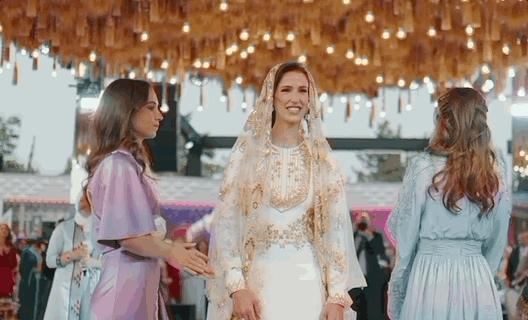 凯特王妃高级造型,凯特王妃穿蓝色格子英伦风