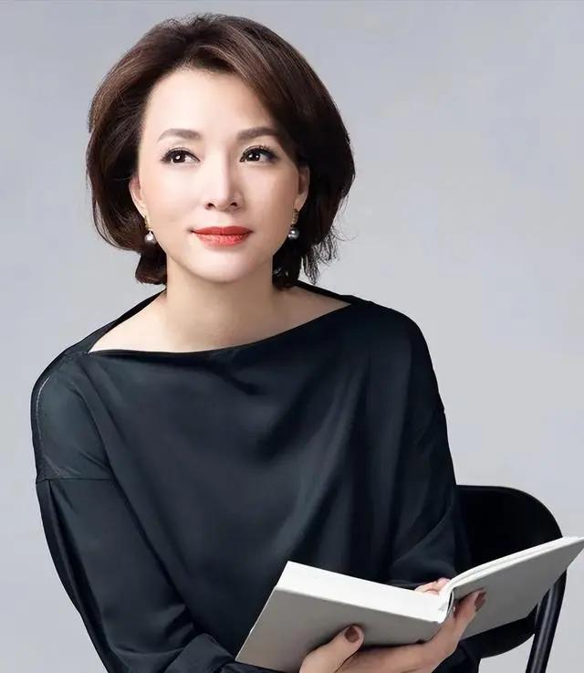 张艺谋毕业典礼,张艺谋参加长子毕业礼