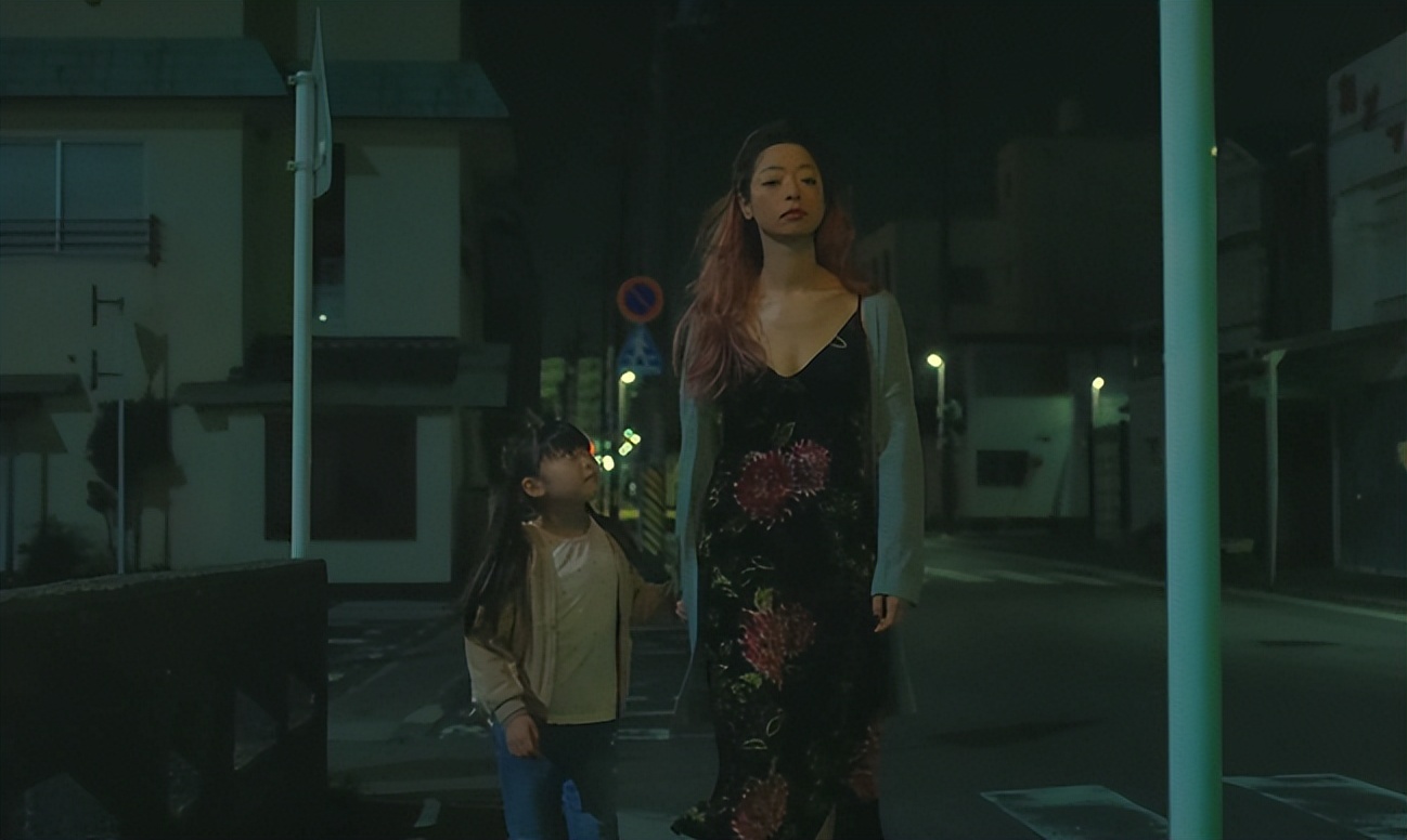 冲上热榜第2，风俗店“头牌”再就业，竟被日本人拍得如此好看