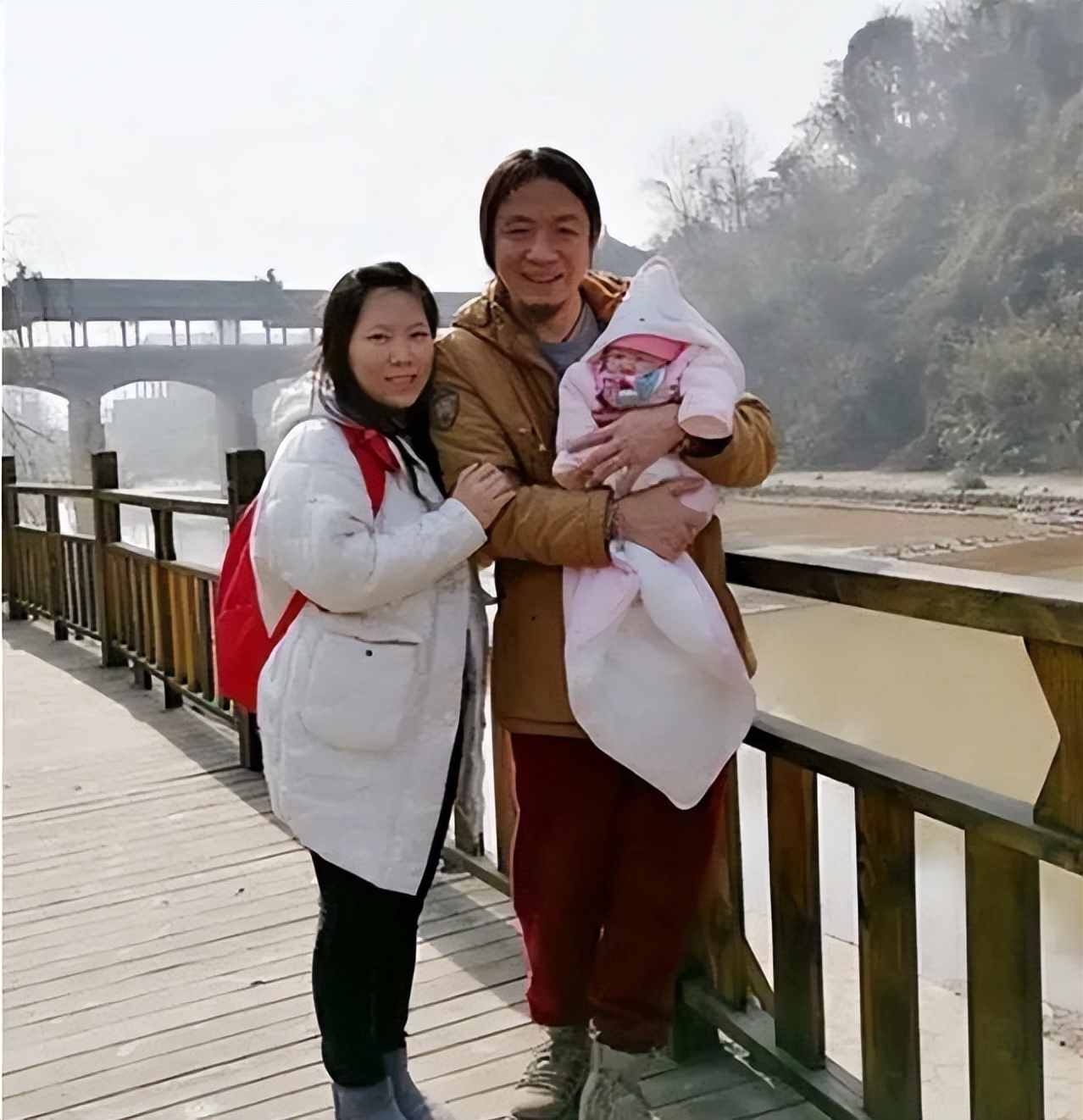 郑州女老师裸辞看世界，开民宿结婚生女，8年后被6岁女儿上了一课