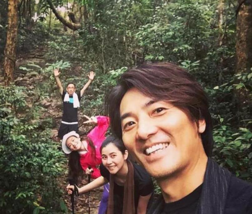 郑伊健为什么定居日本,郑伊健在日本身价