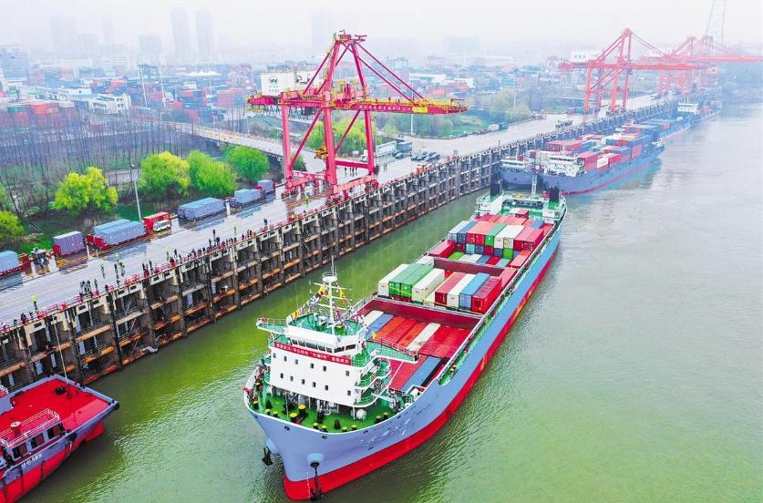 湖北与湖南交界的湖是什么湖,为何一湖相隔的湖北湖南差异巨大