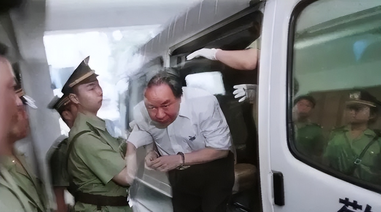 三次入狱的首富,三次入狱的上海首富