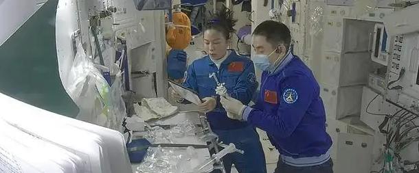 女宇航员在太空干什么,太空怎么保护女宇航员