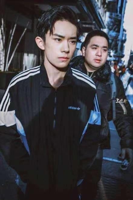 易烊千玺最初为什么被排挤,易烊千玺遭排挤