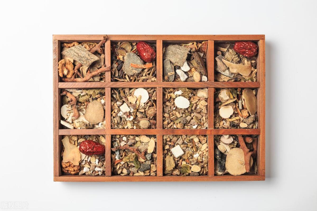 一上火耳朵就长疙瘩是怎么回事,耳朵后面长了个疙瘩是什么原因