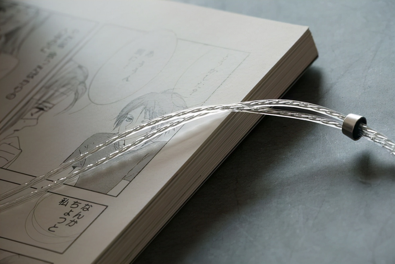 面对微型有线耳机的音质，我手里60个真无线全部投降