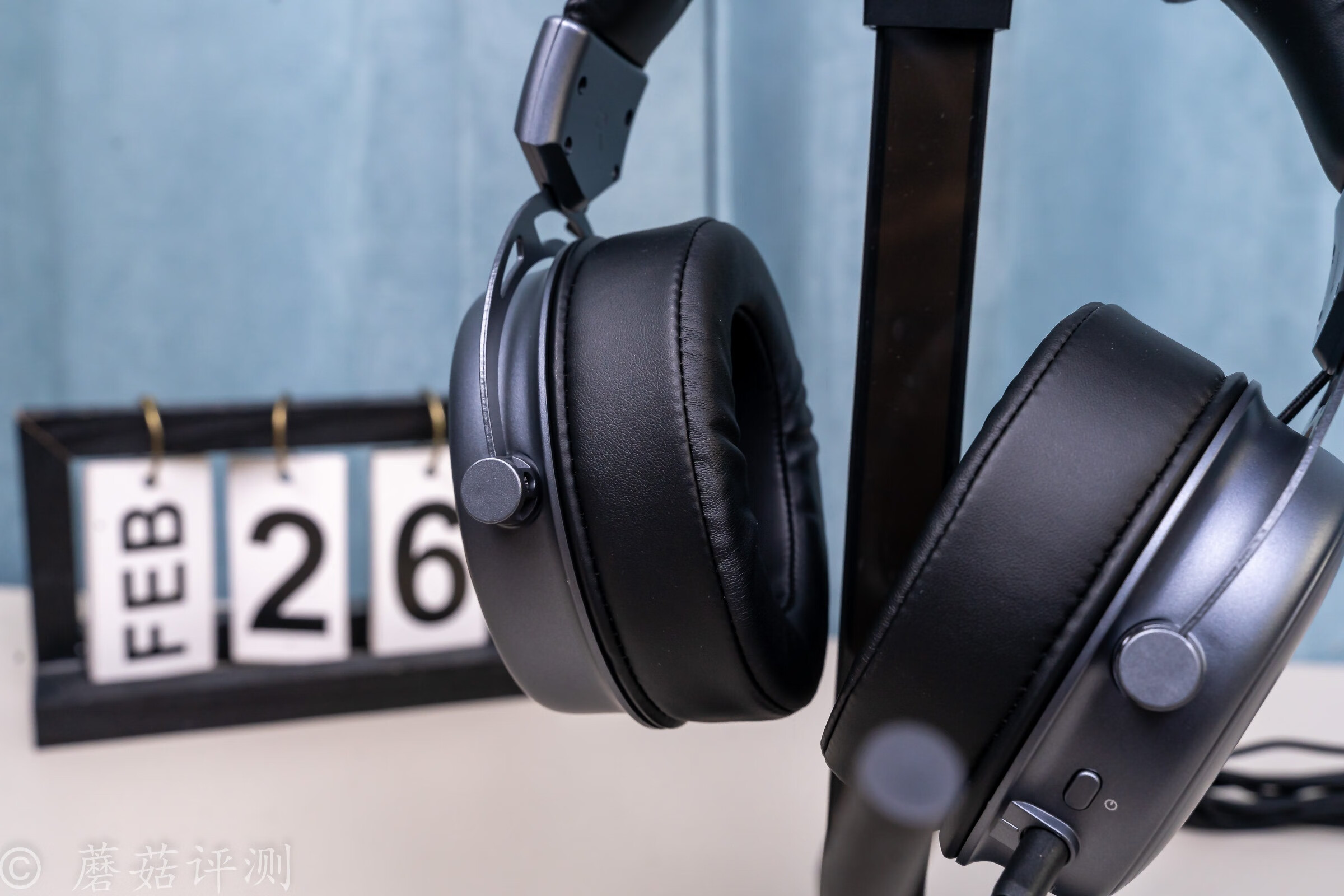 雷柏vh800蓝牙耳机打和平精英实测,雷柏rapoovm700无线蓝牙游戏耳机