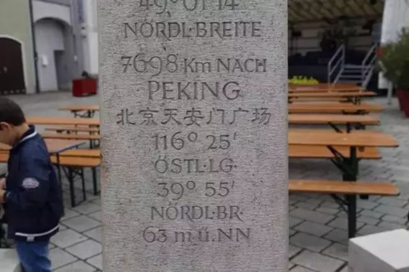 欧洲最奇葩小镇,欧洲小镇中国人