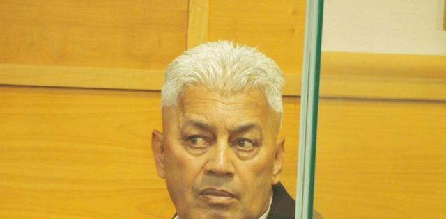 新西兰老板性侵中国和日本工人女孩，常见套路：先按摩，然后强奸