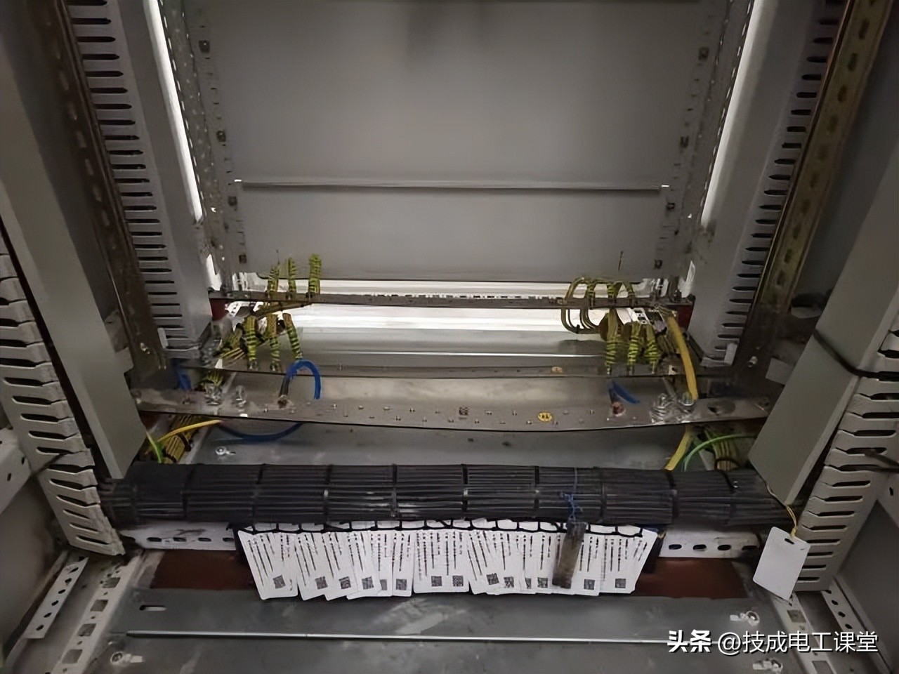 电工接线盒线如何整理,电工怎么才能把线操作的横平竖直