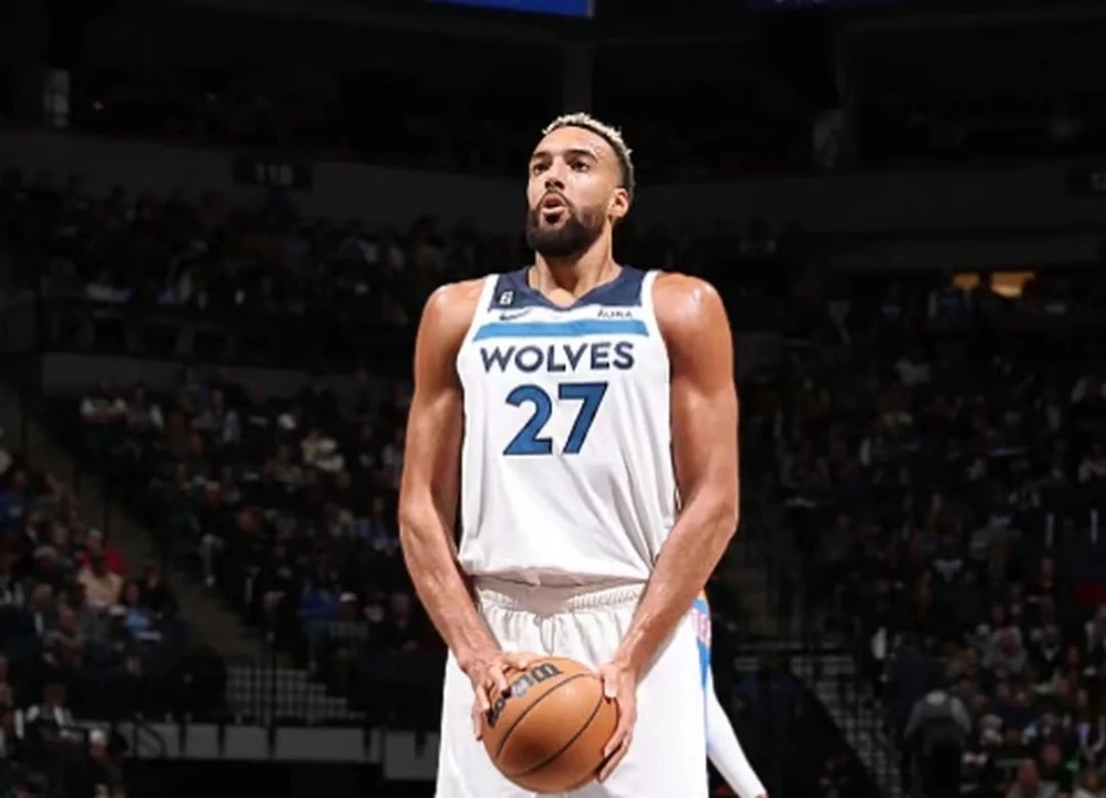 9换1换个冤大头！“法国吴彦祖”水土不服群狼叫苦估计首轮游