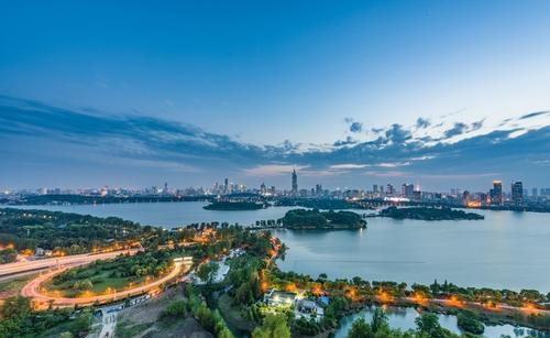 江南三大名湖玄武湖,南京玄武湖和杭州西湖人文景观