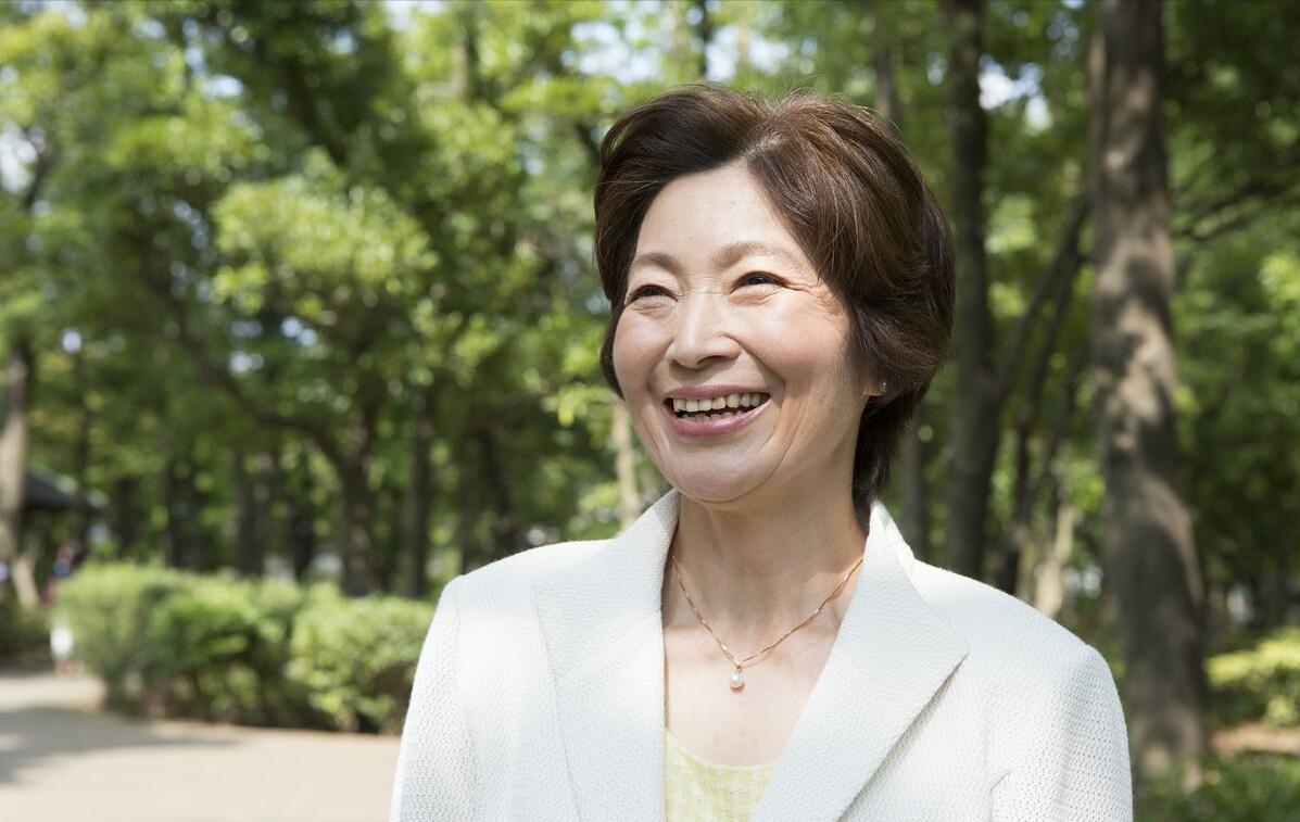 在女婿家带娃8年，儿子买车我给了10万，女婿：让你儿给你养老