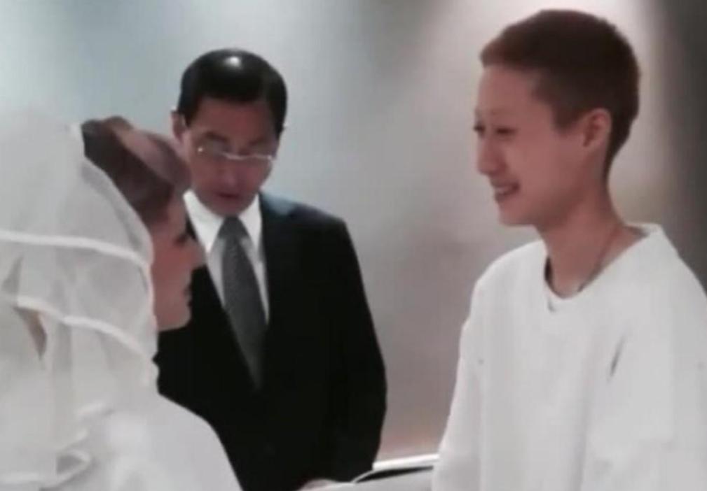 异装癖、假名媛、绝望的文盲…这些星二代究竟在“高贵”什么？