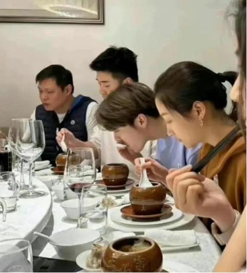 归国四子鹿晗关晓彤,鹿晗带关晓彤录五哈是哪一期