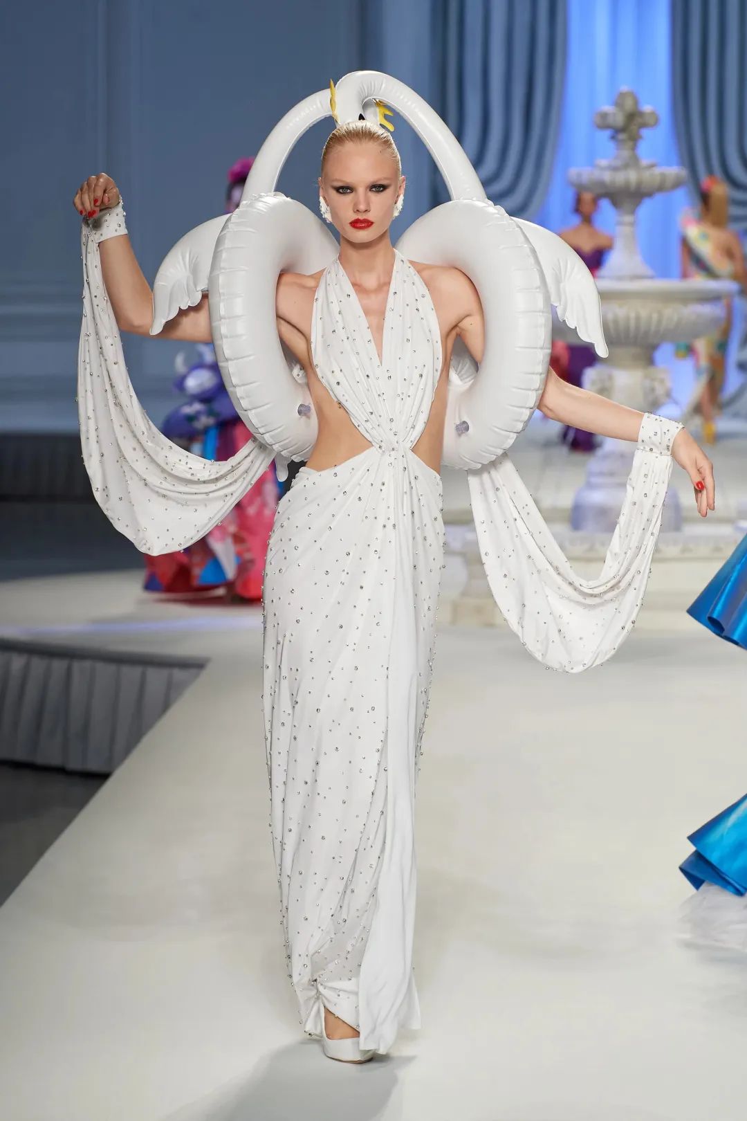 米兰时装周入选前十唯一华人,米兰时装周第一排坐的谁