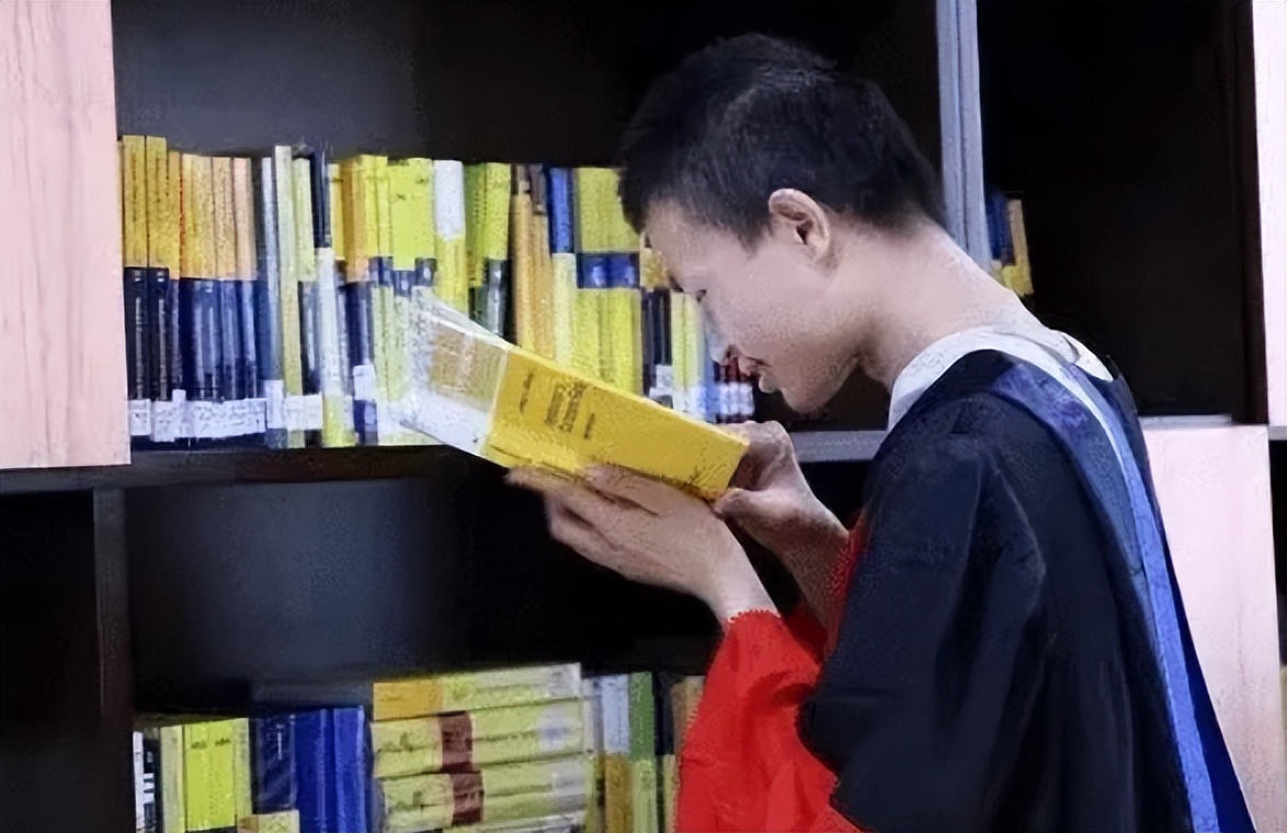 韦东奕出圈的视频,韦东奕走红老家人