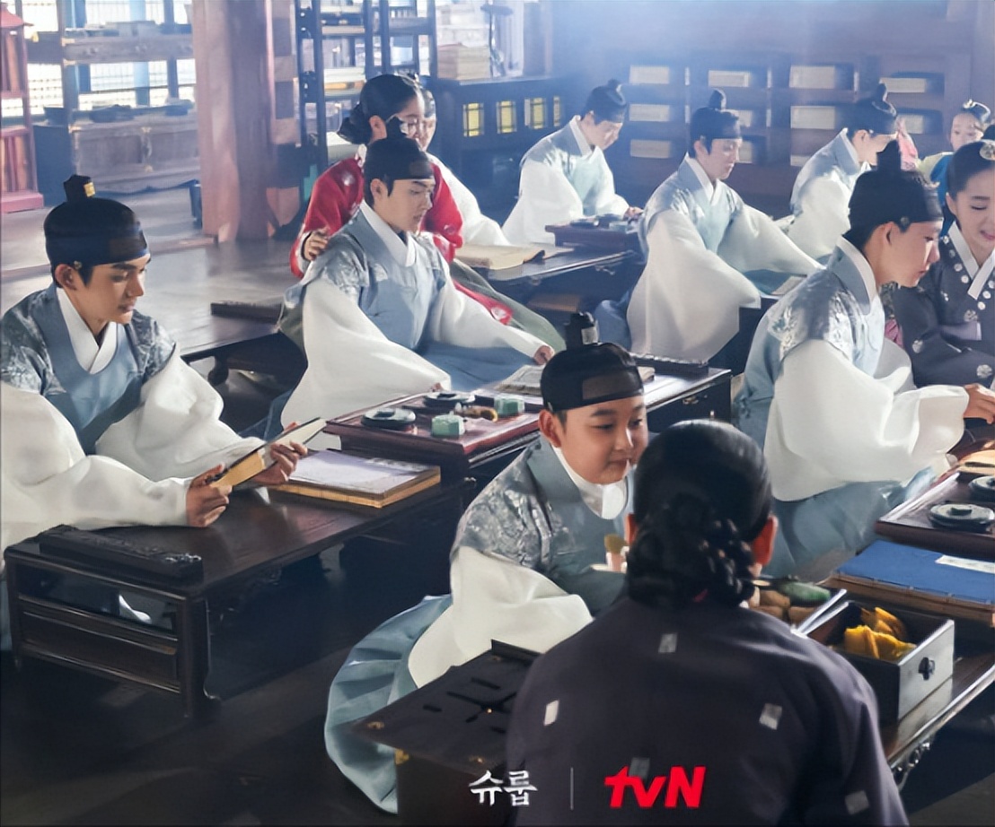 韩国古装剧抄袭凤冠,甄嬛传抄袭孝庄秘史