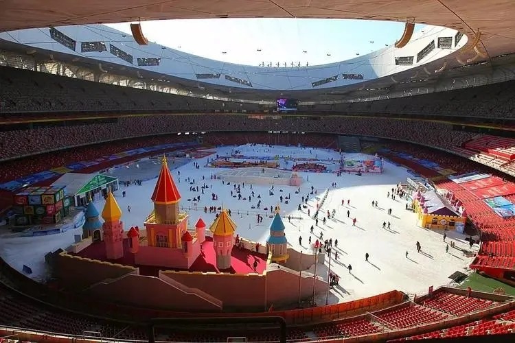 耗资22亿建造为期6年建造的鸟巢,3亿建造的鸟巢现状