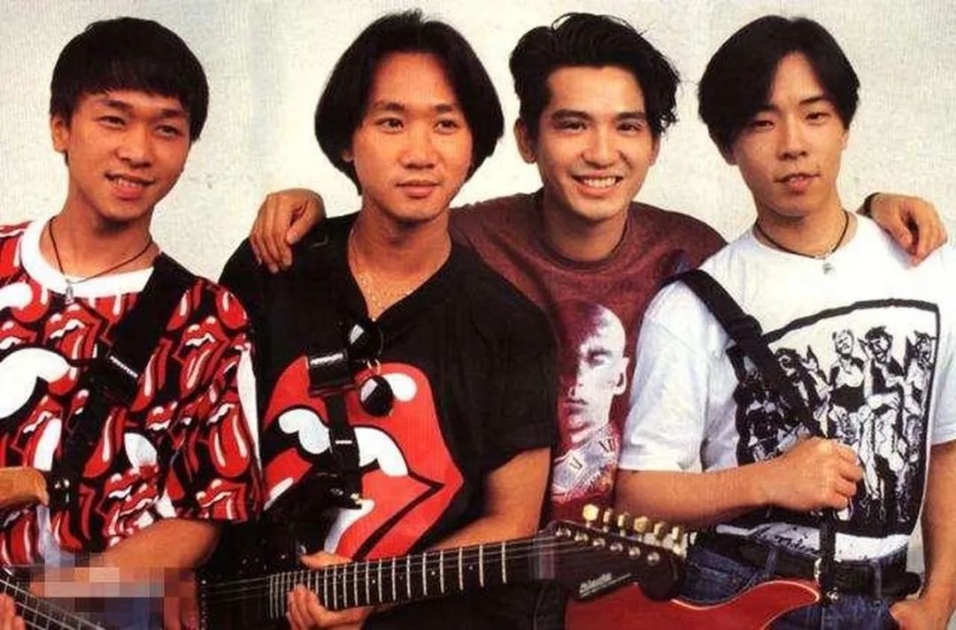 黄家驹去世后beyond演唱海阔天空,黄家驹从再见理想到海阔天空