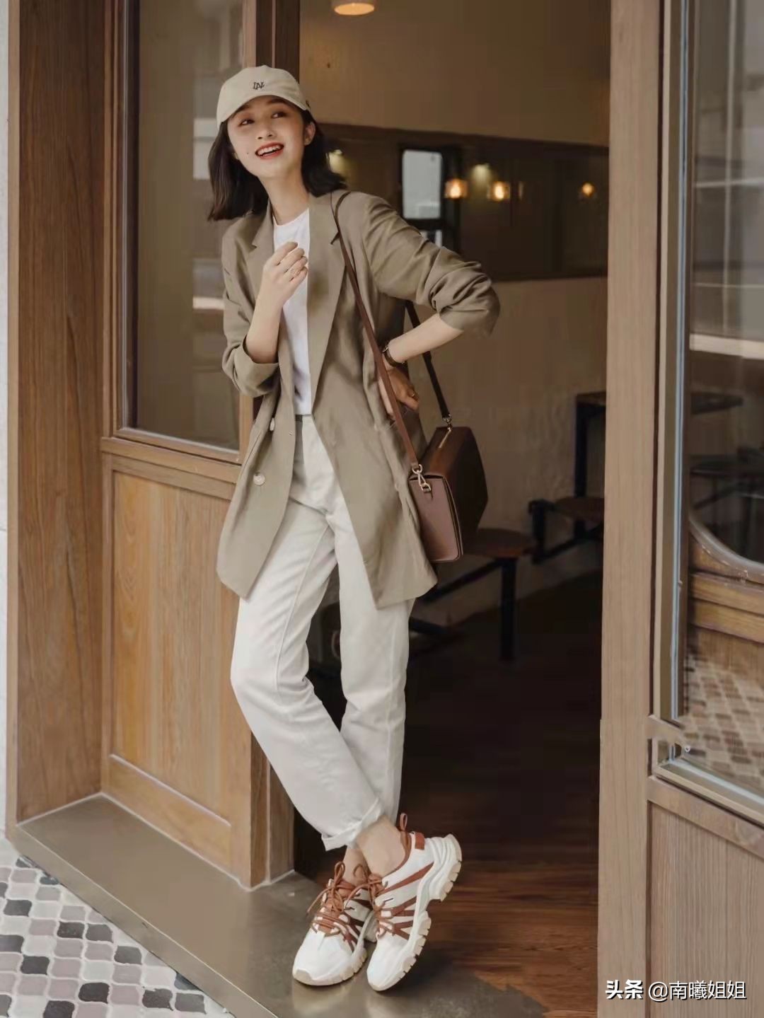 马丁靴过时今年流行哪三种鞋,扔掉不适合的鞋