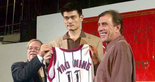 nba终身无冠的巨星姚明,nba超级巨星姚明