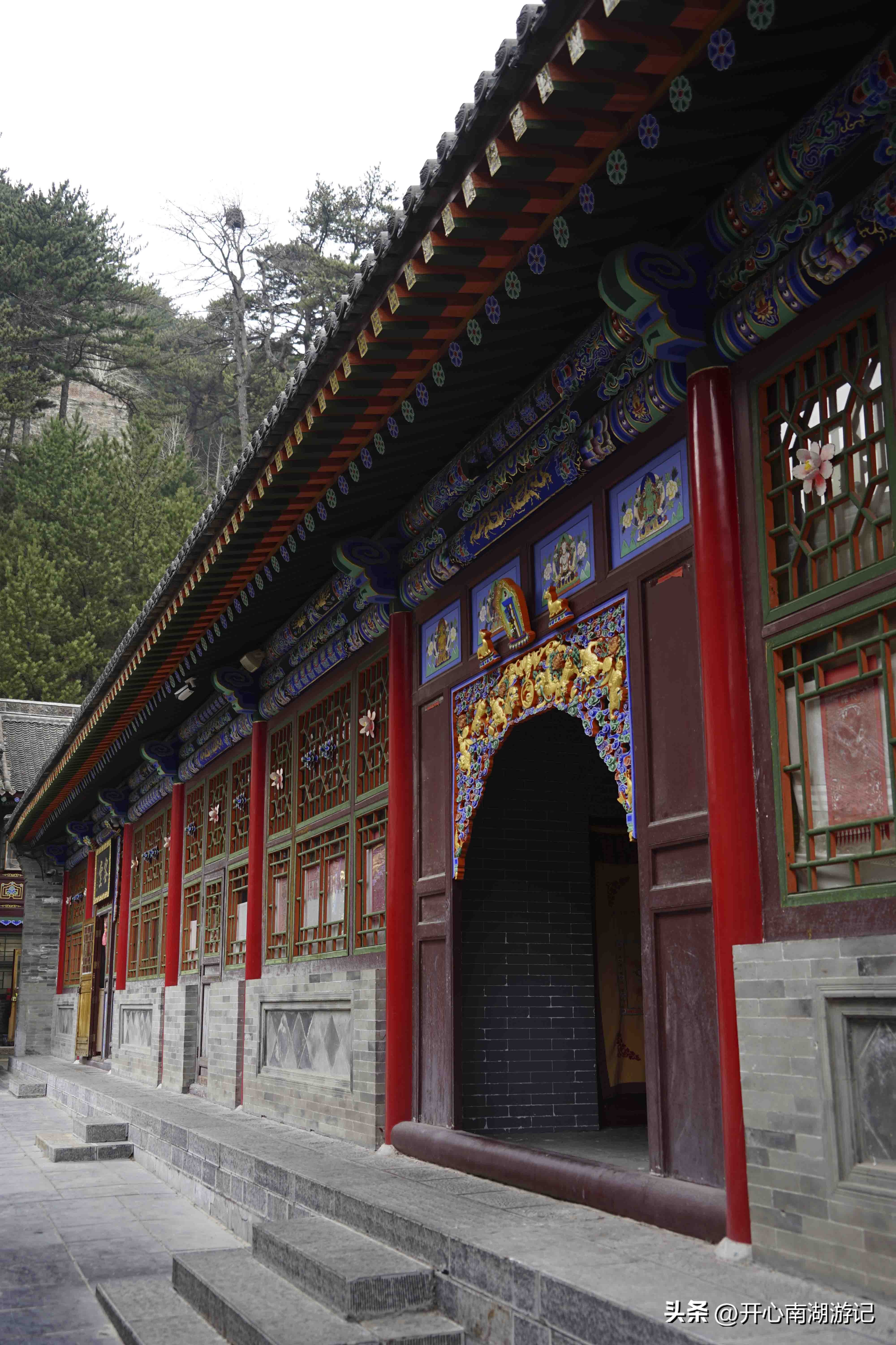 老姐俩旅行记12：山西省忻州市中国佛教四大名山之五台山人满为患