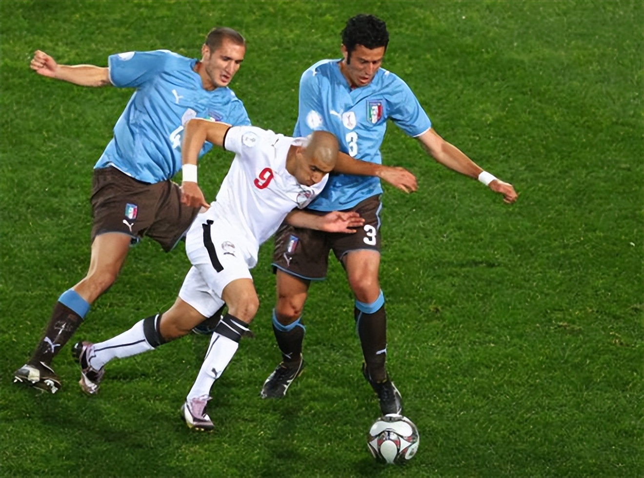 所谓的埃及齐达内，数次追随克洛普堪称渣叔嫡系，还抢过卡卡风头