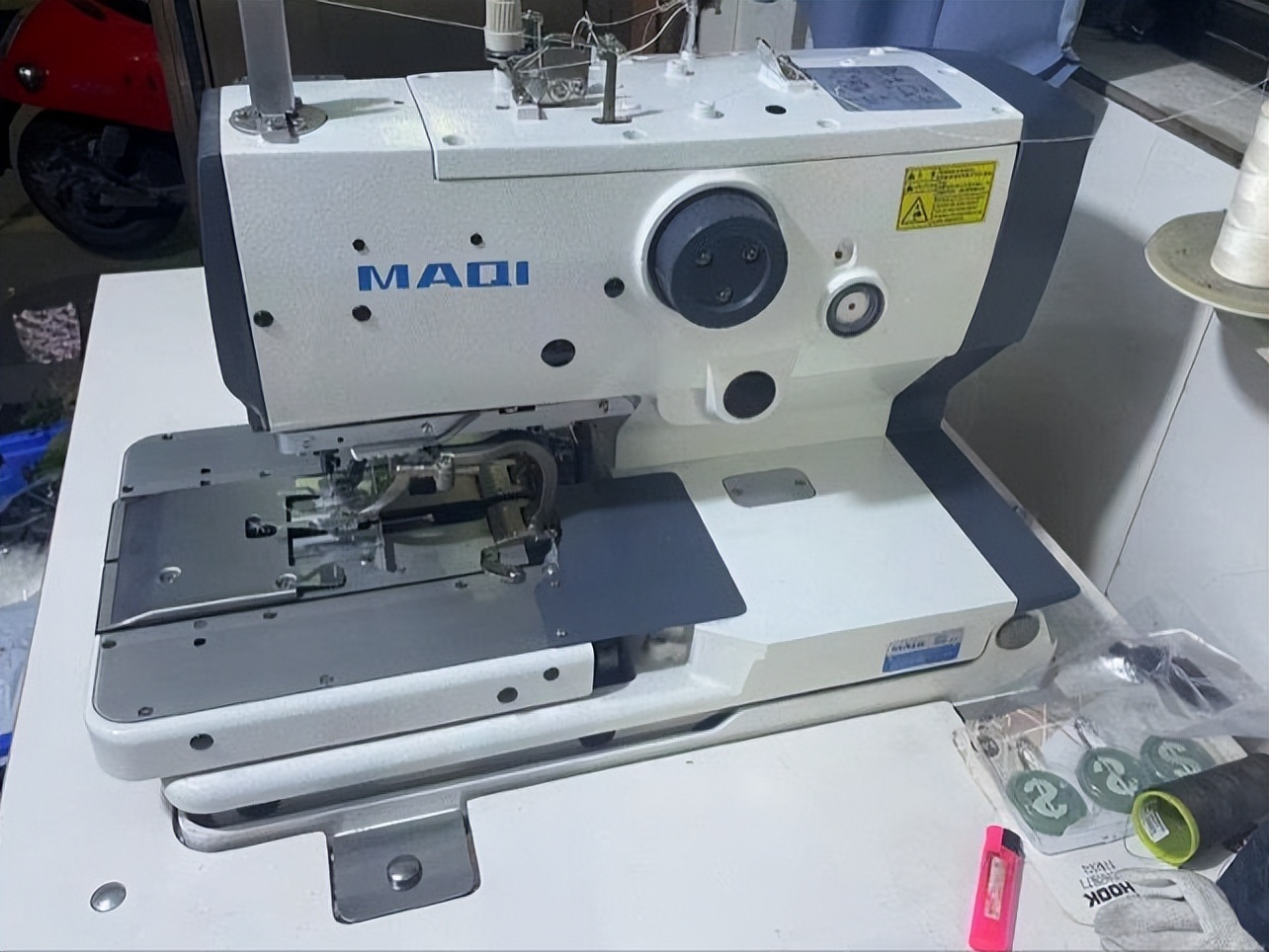 缝纫机锁边机线路过密维修教程,老式缝纫机锁眼机不往前走怎么办