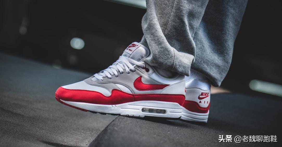 耐克百年发展史三个阶段及图片,耐克是如何一步步走向成功的