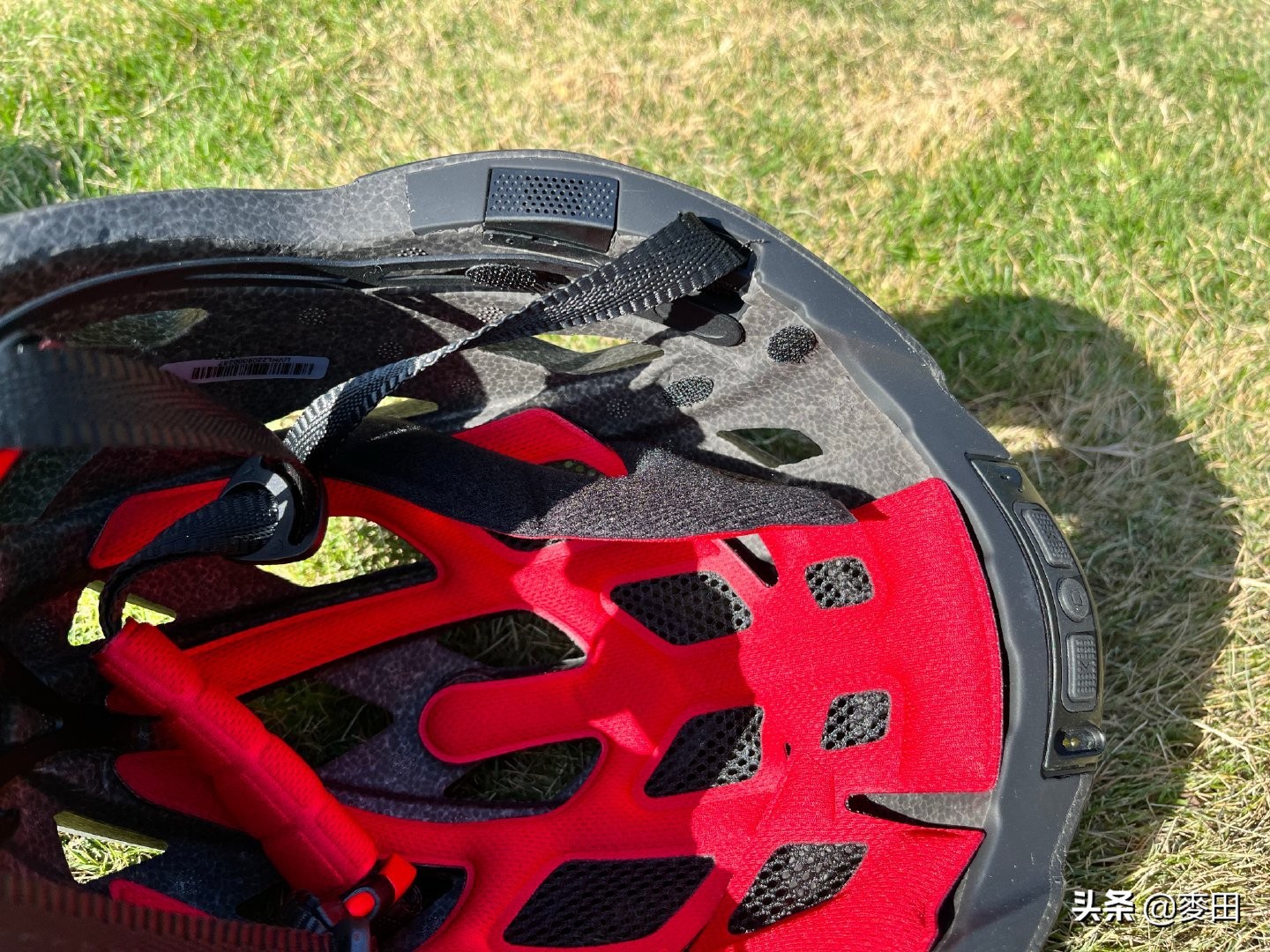 科技感爆棚的未来型头盔,智能头盔helmet