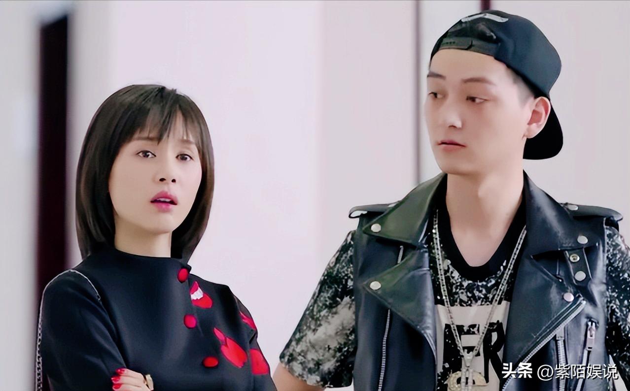 欢乐颂曲筱绡跟安迪说魏渭和包总,姚滨告诉曲筱绡安迪是精英