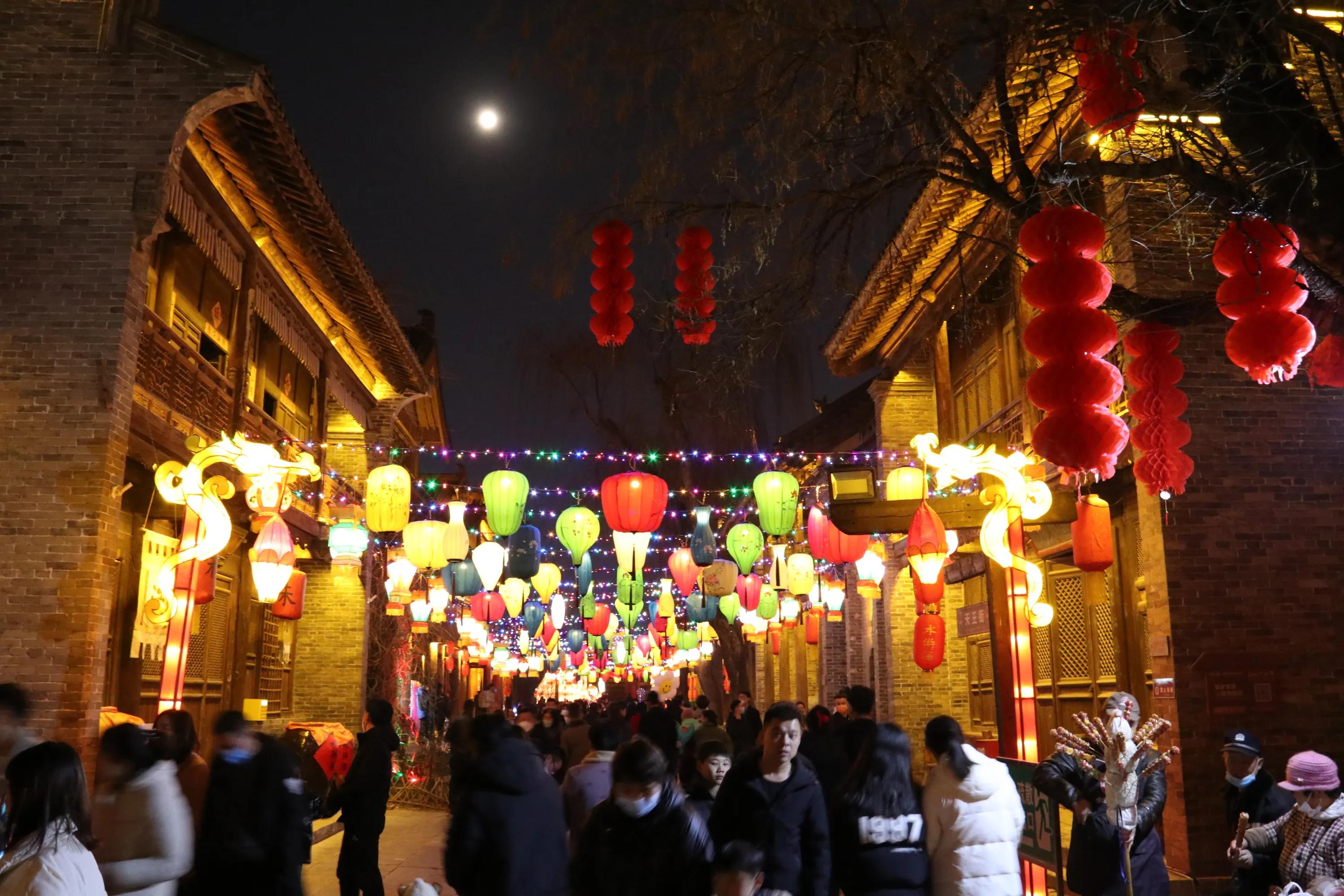 赏花灯庆元宵,赏花灯庆元宵英语