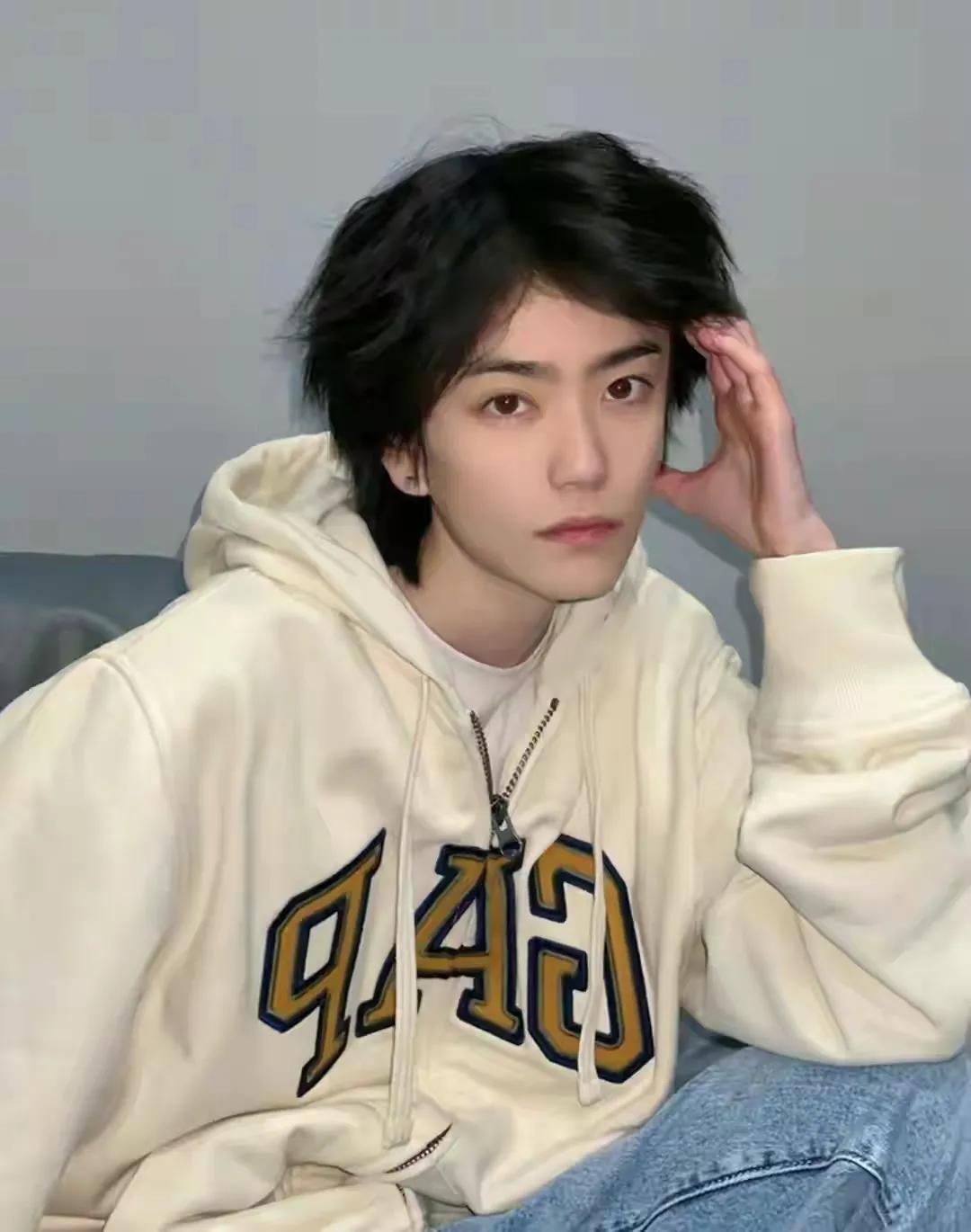 瘦弱男生怎么穿裤子,胖矮男生怎么穿比较有气质