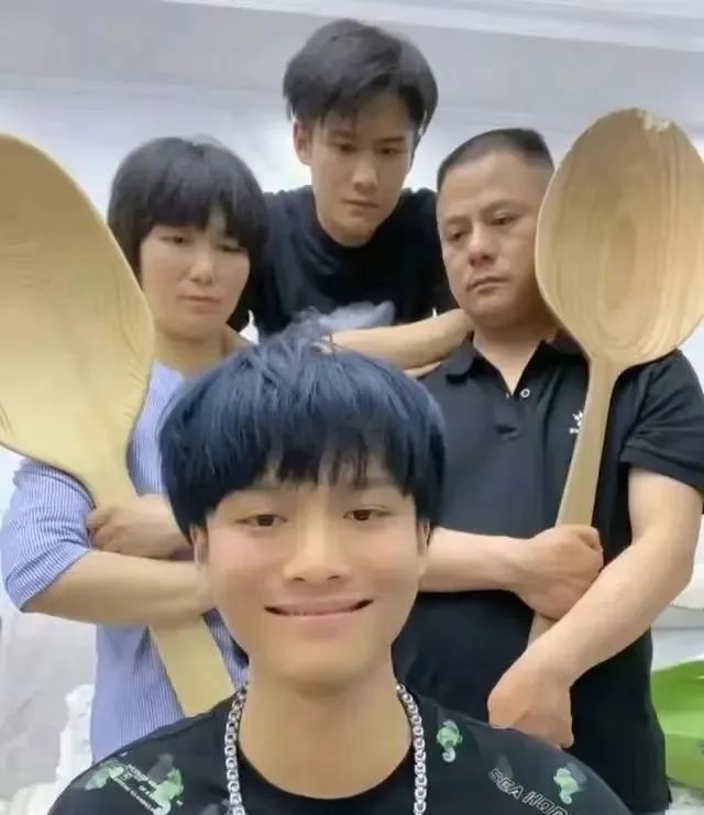 疯狂小杨哥抖音最新,疯狂小杨哥抖音红人