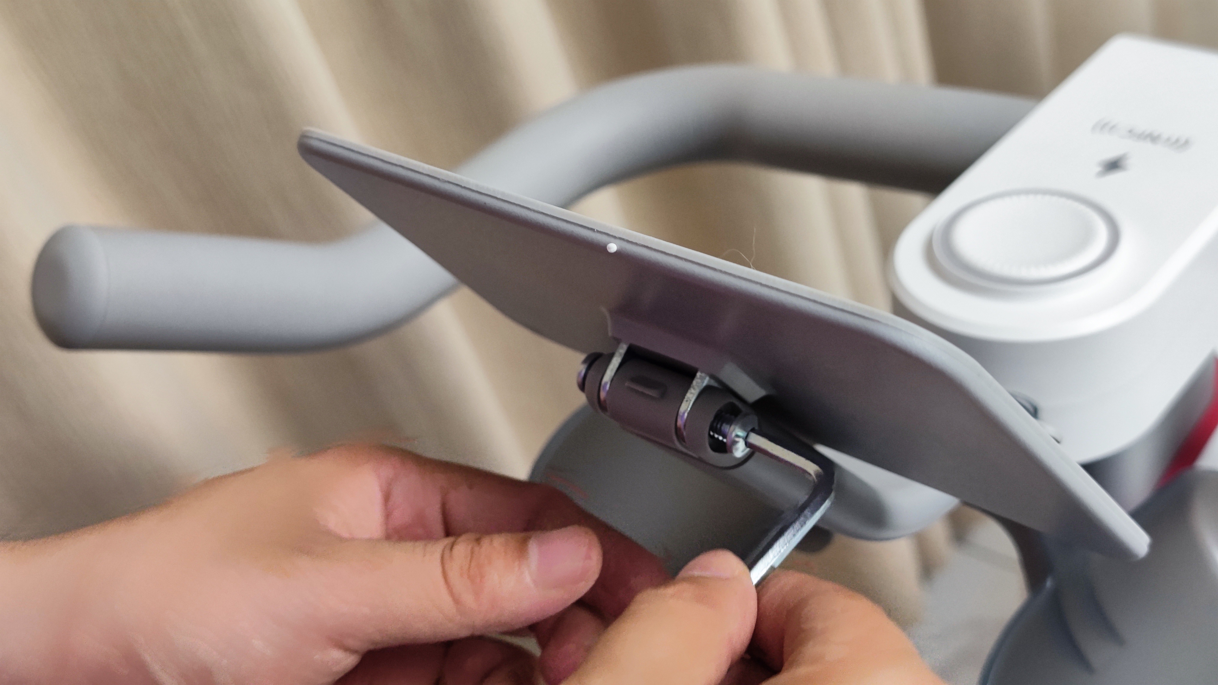 动感单车伤脚吗,动感单车利与弊