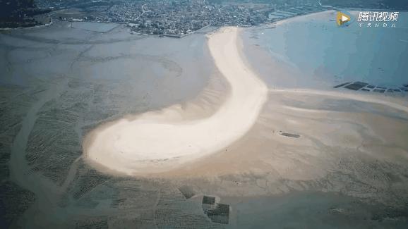 连续21年吊打厦门！这座疯狂“搞钱”的小城，藏着比三亚清净的海