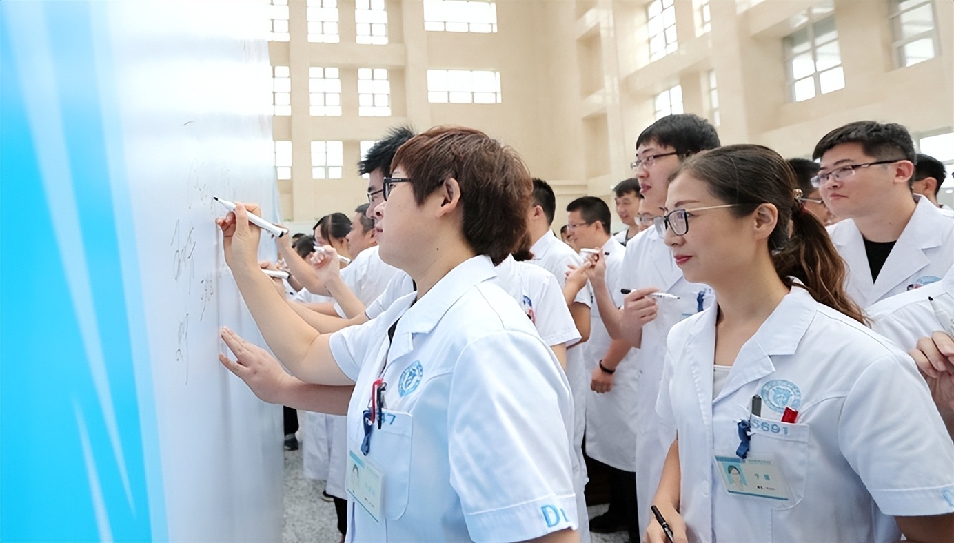 上海六院员工嘲讽侮辱病人后续,上海六院护士遭医生殴打事件后续