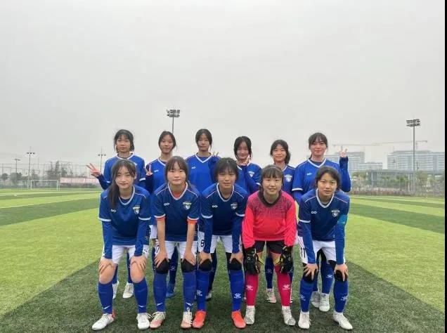 踢出精彩、脚下生金，温江中学女足斩获成都市足球锦标赛冠军