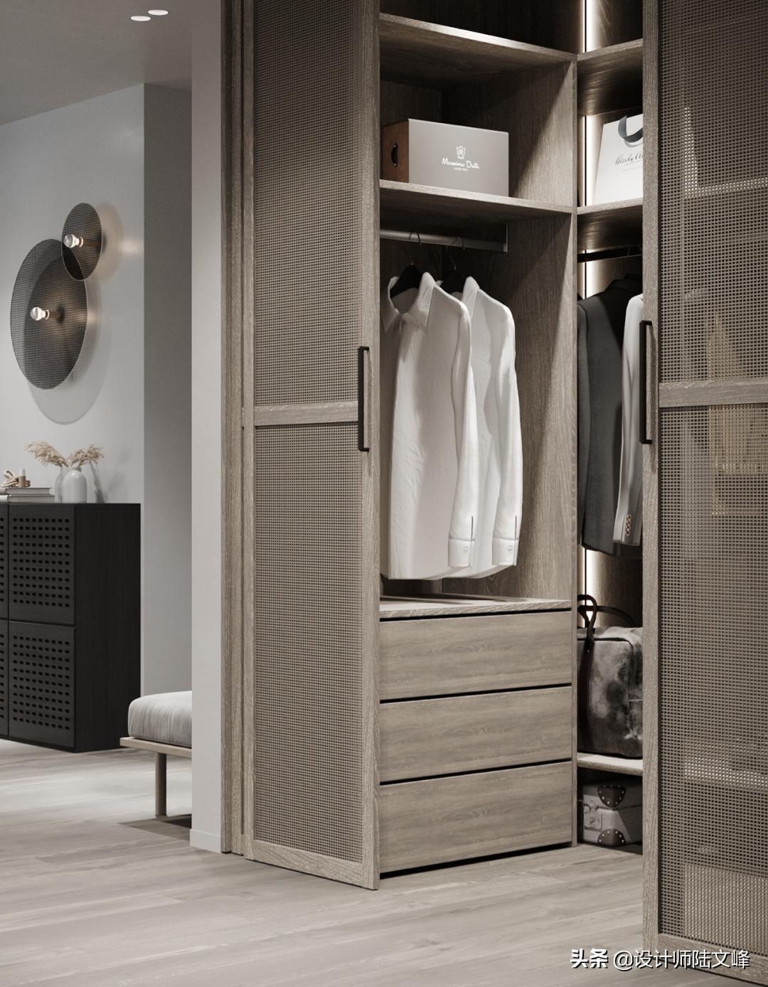 主卧厕所正对床用隐形门,主卫门对着床做隐形门