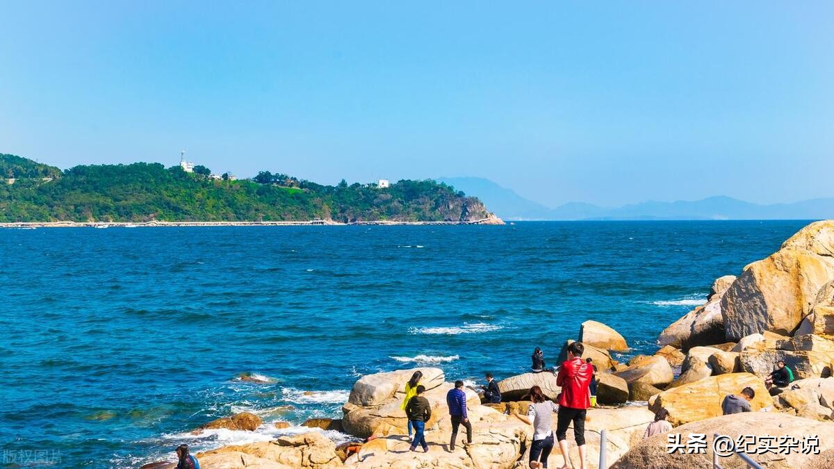 摆摊卖炒饭一年赚10万方法,一位平民女士靠卖炒饭创业成功