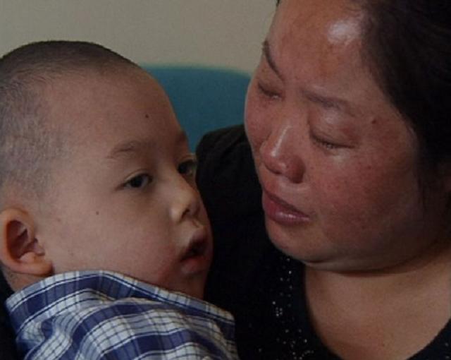 孩子药浴洗出绝症母亲肠子悔青,给孩子洗药浴洗出绝症