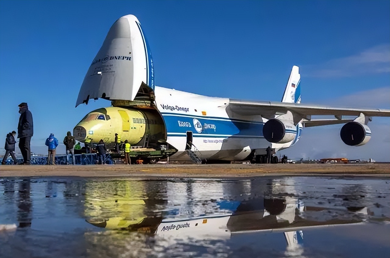 6架运20飞向塞尔维亚,外国人看中国六架运20赴塞尔维亚