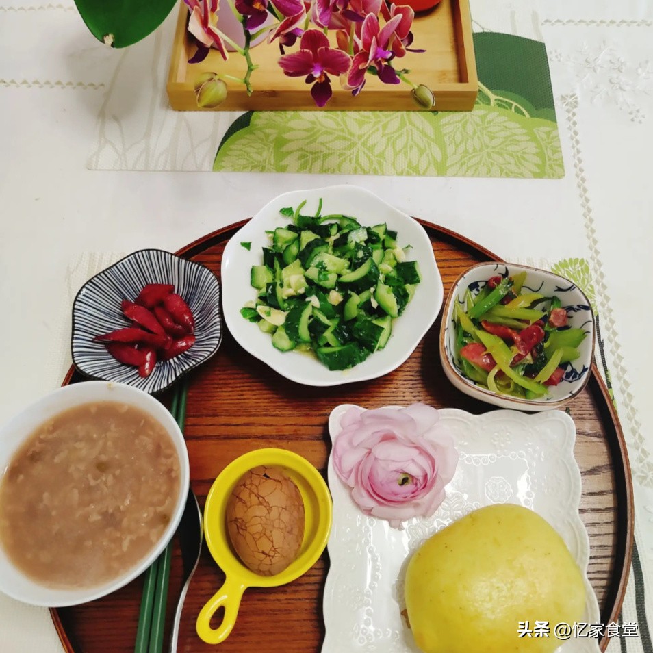 47岁大姐晒一人食走红,山东一位大姐退休