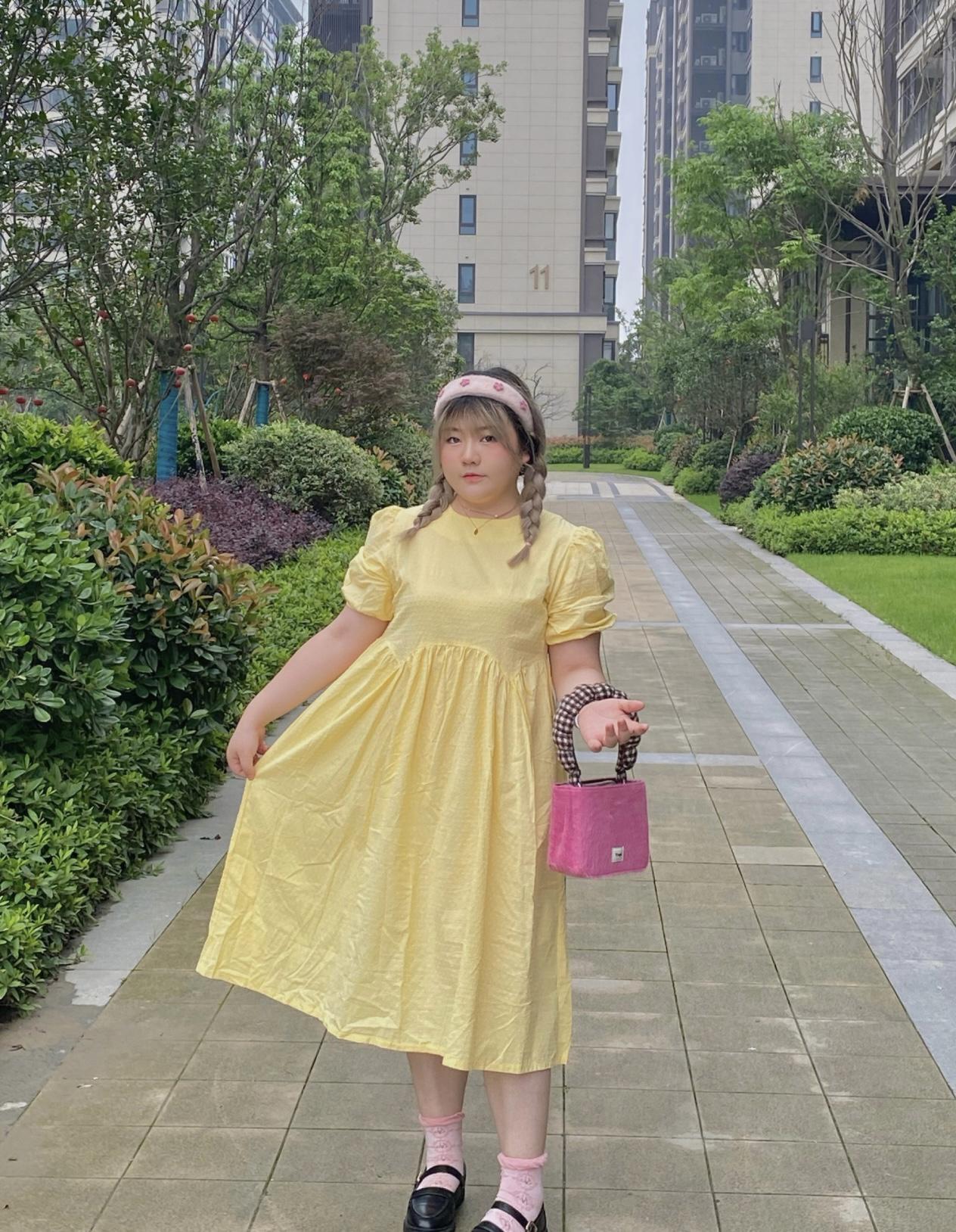 这才是真的胖女孩穿搭，身材圆润依然能穿出精致感，不沉闷很温柔