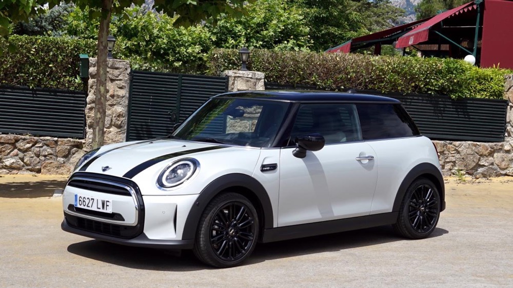 委托男友寄存，澳华女MINI爱车被盗卖，另有华女保时捷曾险遭不测