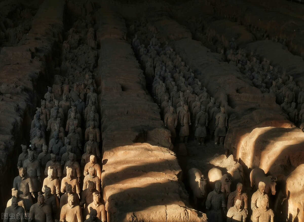 秦国建立第一个统一王朝是,秦国后是哪个朝代开始统一的